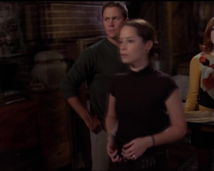 Charmed-Online-dot-net_5x06TheEyesHaveIt2268.jpg