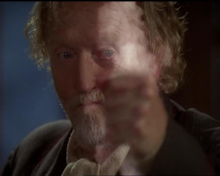 Charmed-Online-dot-net_5x06TheEyesHaveIt2270.jpg