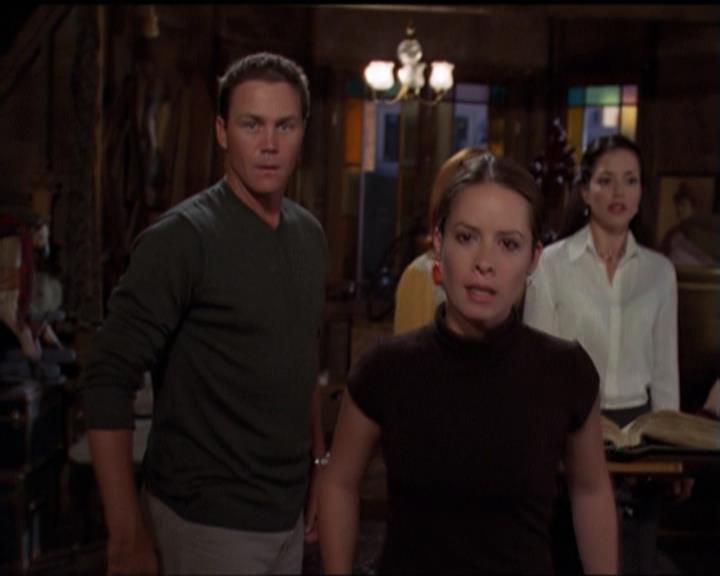 Charmed-Online-dot-net_5x06TheEyesHaveIt2271.jpg