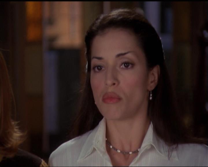 Charmed-Online-dot-net_5x06TheEyesHaveIt2272.jpg