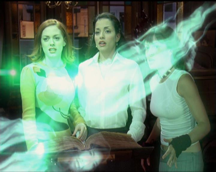 Charmed-Online-dot-net_5x06TheEyesHaveIt2293.jpg