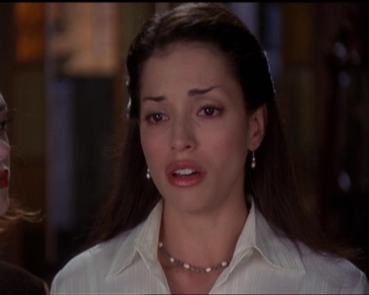 Charmed-Online-dot-net_5x06TheEyesHaveIt2319.jpg