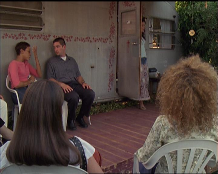 Charmed-Online-dot-net_5x06TheEyesHaveIt2350.jpg