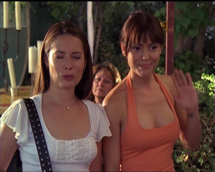 Charmed-Online-dot-net_5x06TheEyesHaveIt2377.jpg