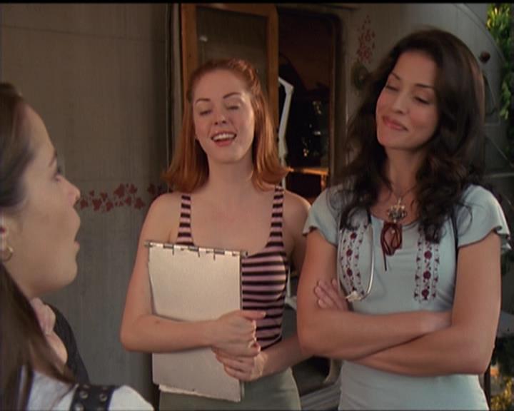 Charmed-Online-dot-net_5x06TheEyesHaveIt2402.jpg
