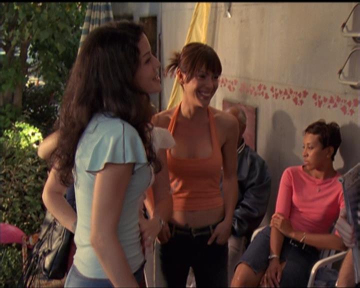 Charmed-Online-dot-net_5x06TheEyesHaveIt2418.jpg