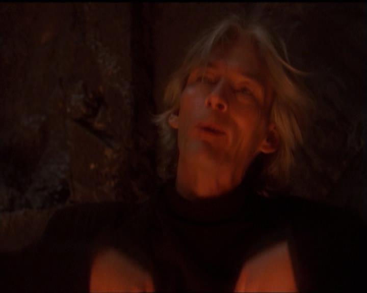 Charmed-Online-dot-net_5x07SympathyForTheDemon0724.jpg