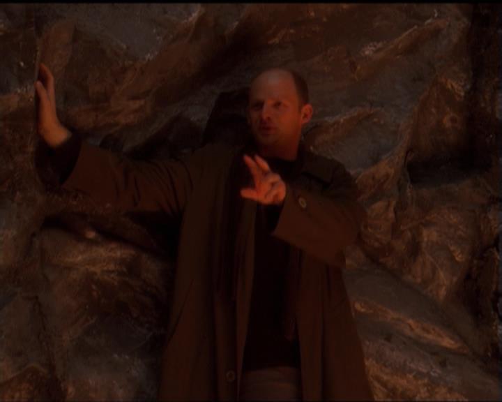 Charmed-Online-dot-net_5x07SympathyForTheDemon0727.jpg