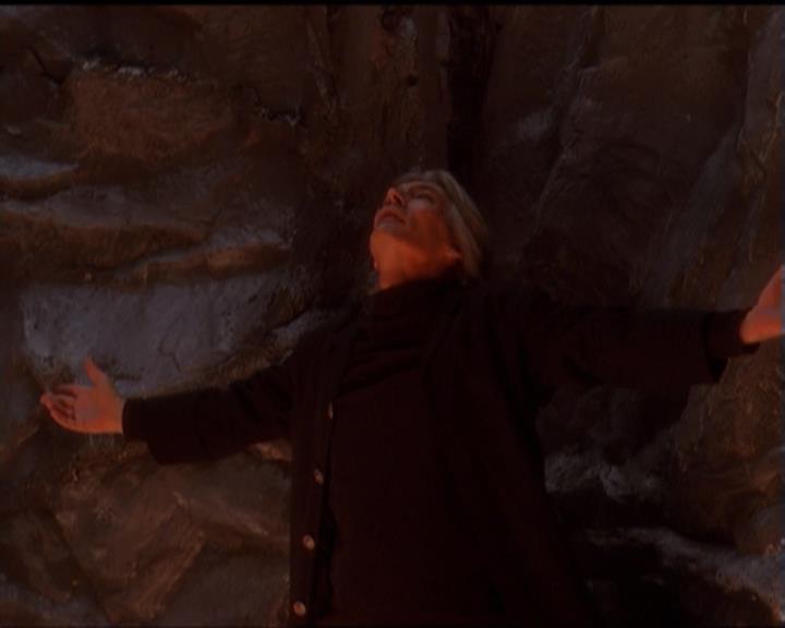 Charmed-Online-dot-net_5x07SympathyForTheDemon0728.jpg