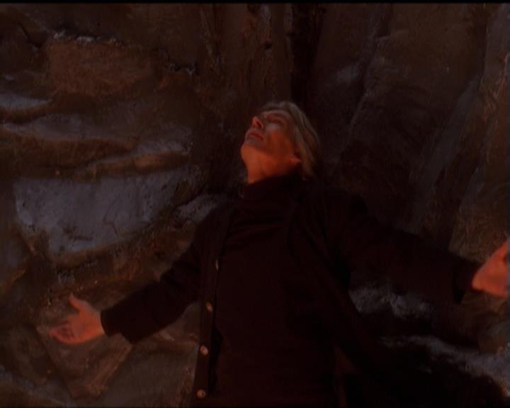 Charmed-Online-dot-net_5x07SympathyForTheDemon0729.jpg