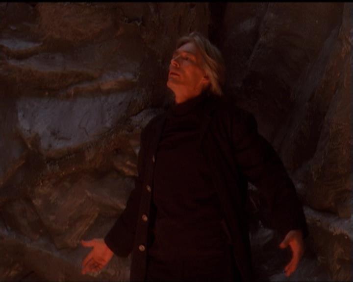 Charmed-Online-dot-net_5x07SympathyForTheDemon0731.jpg