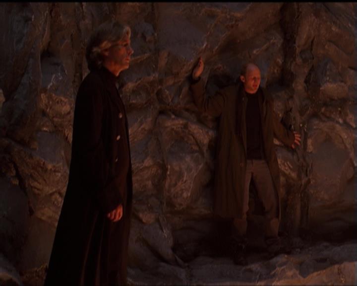 Charmed-Online-dot-net_5x07SympathyForTheDemon0737.jpg