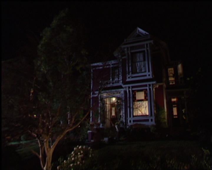Charmed-Online-dot-net_5x07SympathyForTheDemon0806.jpg
