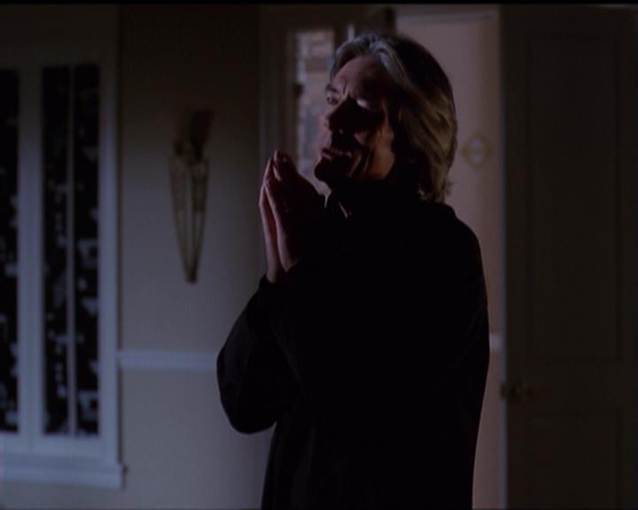 Charmed-Online-dot-net_5x07SympathyForTheDemon1169.jpg