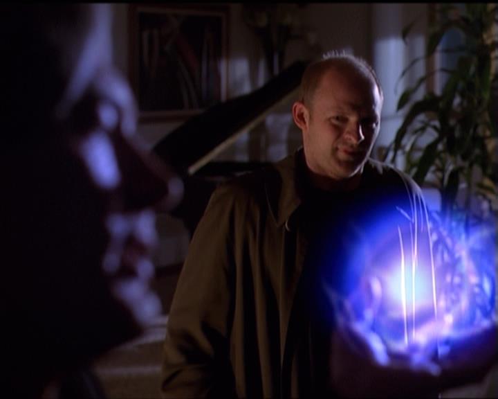 Charmed-Online-dot-net_5x07SympathyForTheDemon1226.jpg