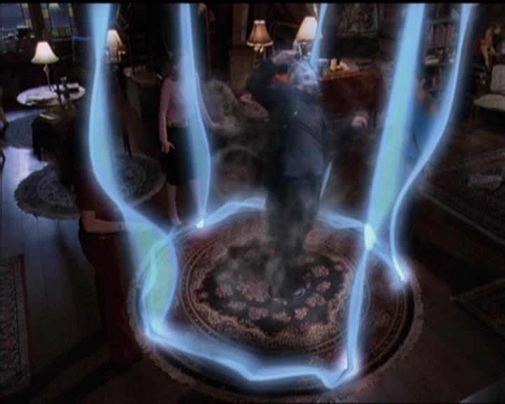 Charmed-Online-dot-net_5x07SympathyForTheDemon1471.jpg