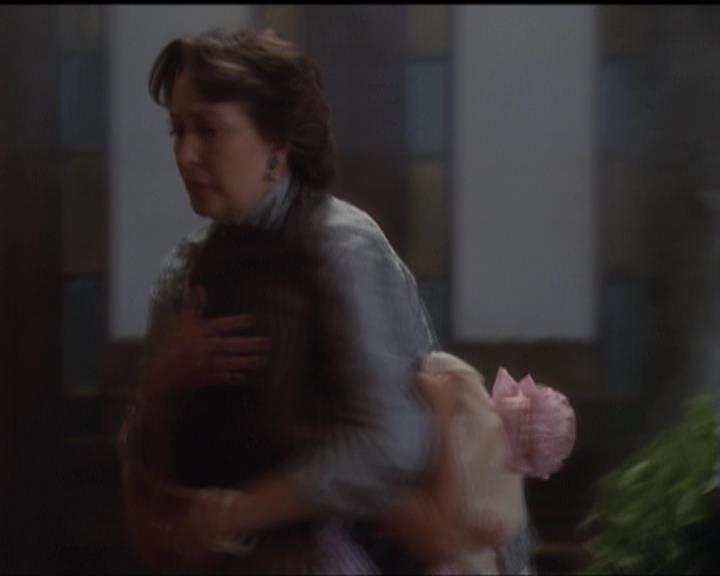 Charmed-Online-dot-net_5x07SympathyForTheDemon1775.jpg