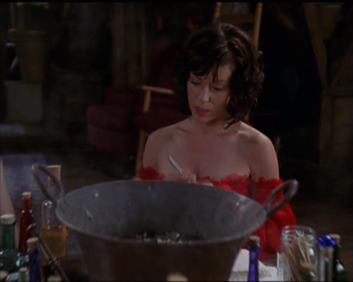 Charmed-Online-dot-net_5x08AWitchInTime1896.jpg