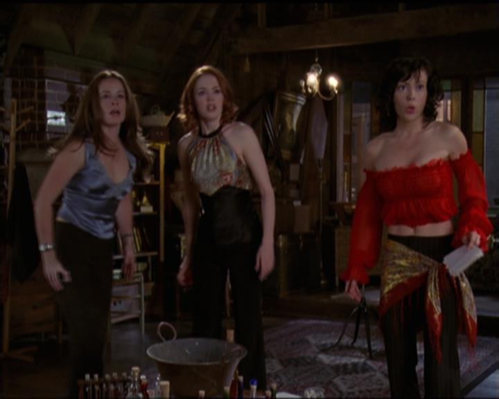 Charmed-Online-dot-net_5x08AWitchInTime1910.jpg