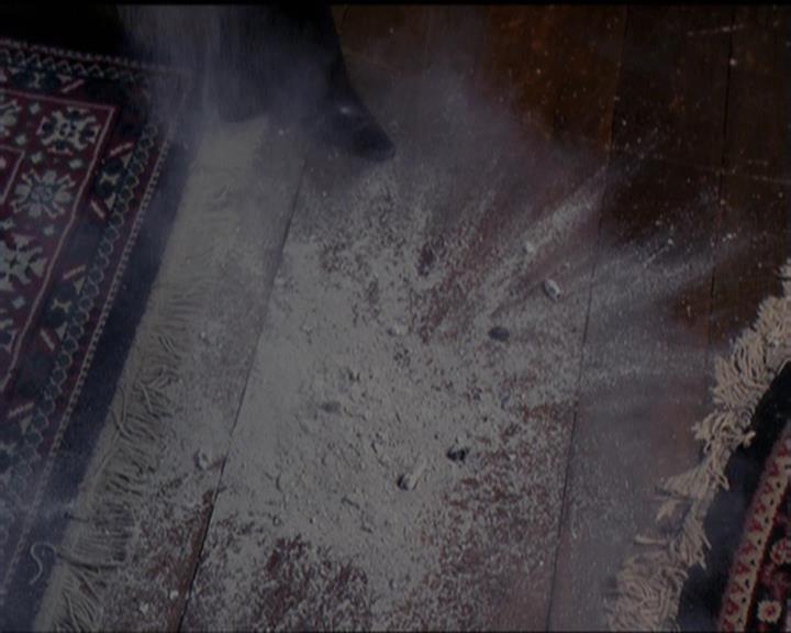 Charmed-Online-dot-net_5x08AWitchInTime1938.jpg