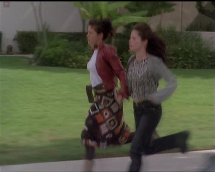 Charmed-Online-dot-net_5x08AWitchInTime2204.jpg