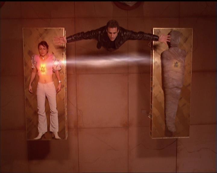 Charmed-Online-dot-510YTuMummyTambien0925.jpg