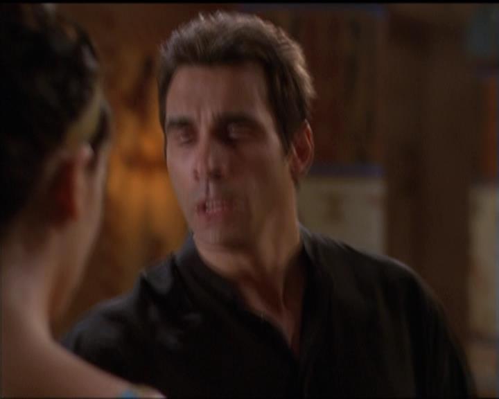 Charmed-Online-dot-510YTuMummyTambien1159.jpg Charmed-Online-dot-510YTuMummyTambien1159.jpg