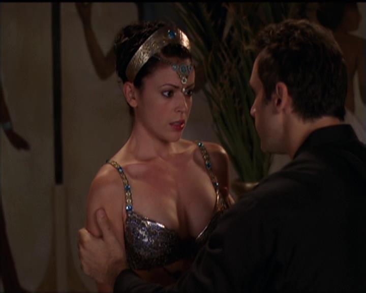 Charmed-Online-dot-510YTuMummyTambien1161.jpg Charmed-Online-dot-510YTuMummyTambien1161.jpg