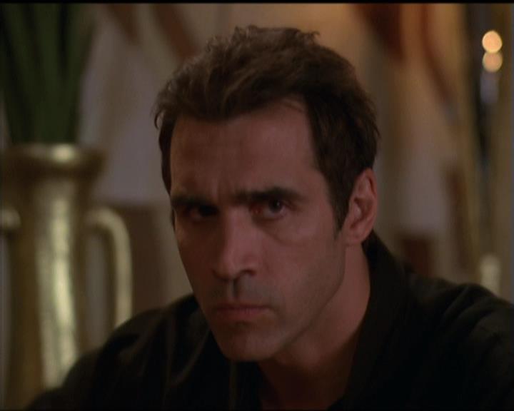 Charmed-Online-dot-510YTuMummyTambien1264.jpg Charmed-Online-dot-510YTuMummyTambien1264.jpg