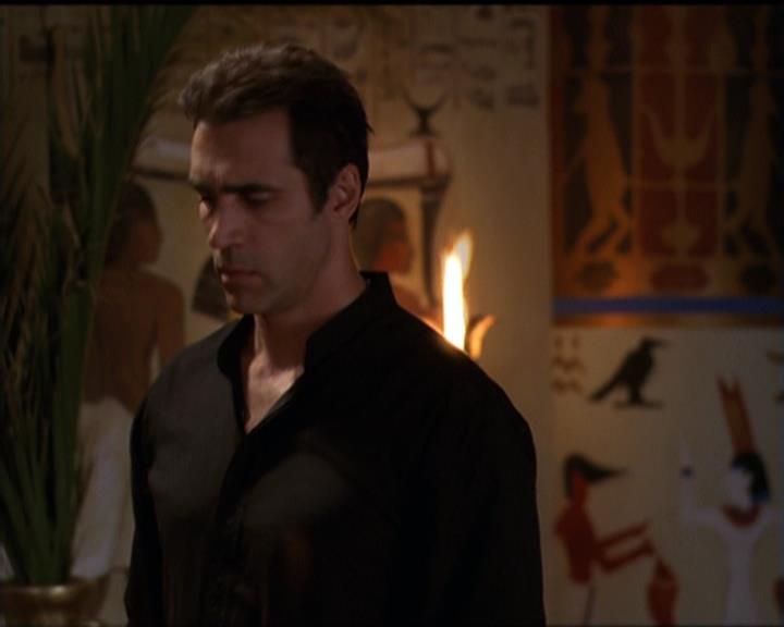 Charmed-Online-dot-510YTuMummyTambien1267.jpg Charmed-Online-dot-510YTuMummyTambien1267.jpg