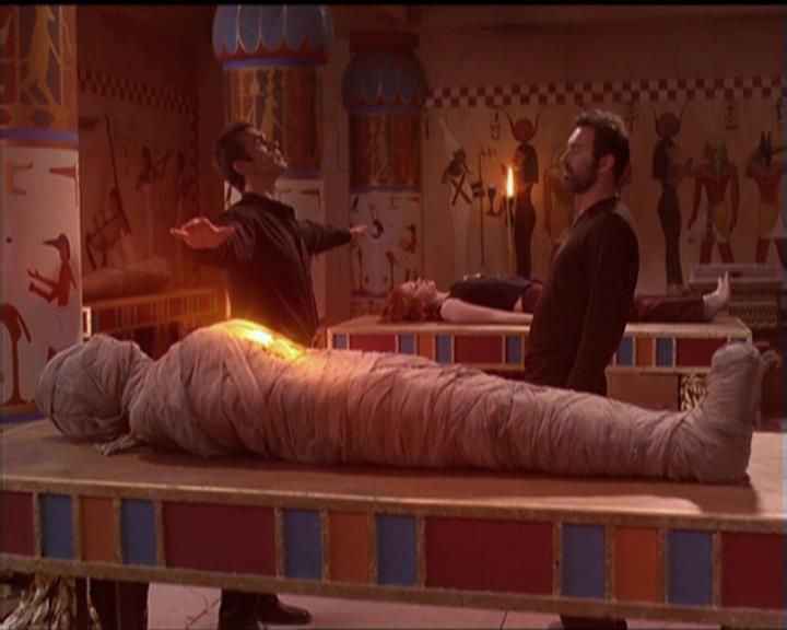 Charmed-Online-dot-510YTuMummyTambien1502.jpg