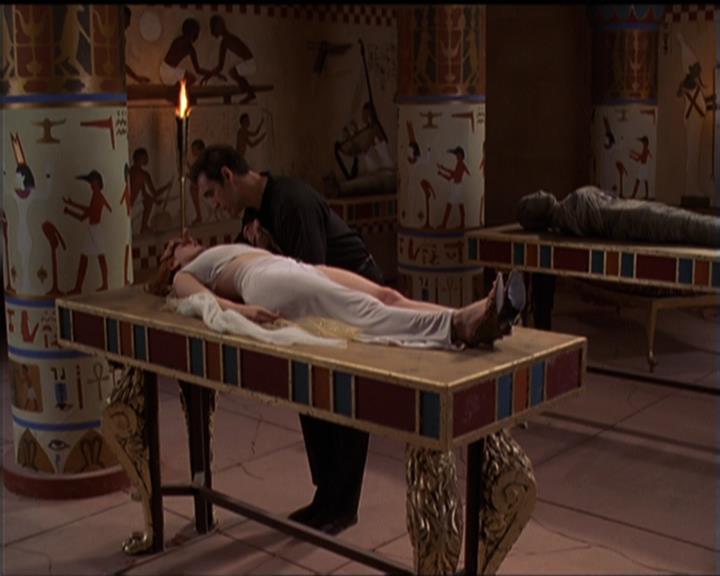 Charmed-Online-dot-510YTuMummyTambien2148.jpg