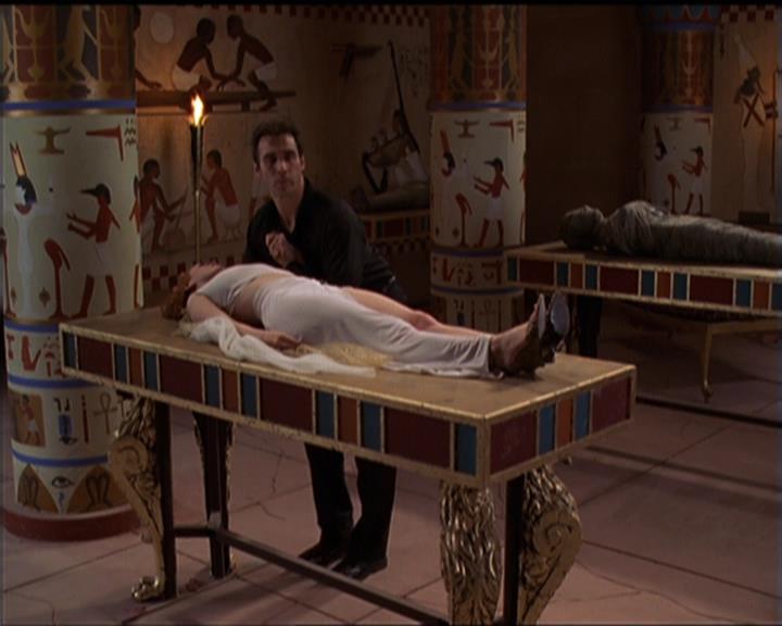 Charmed-Online-dot-510YTuMummyTambien2157.jpg