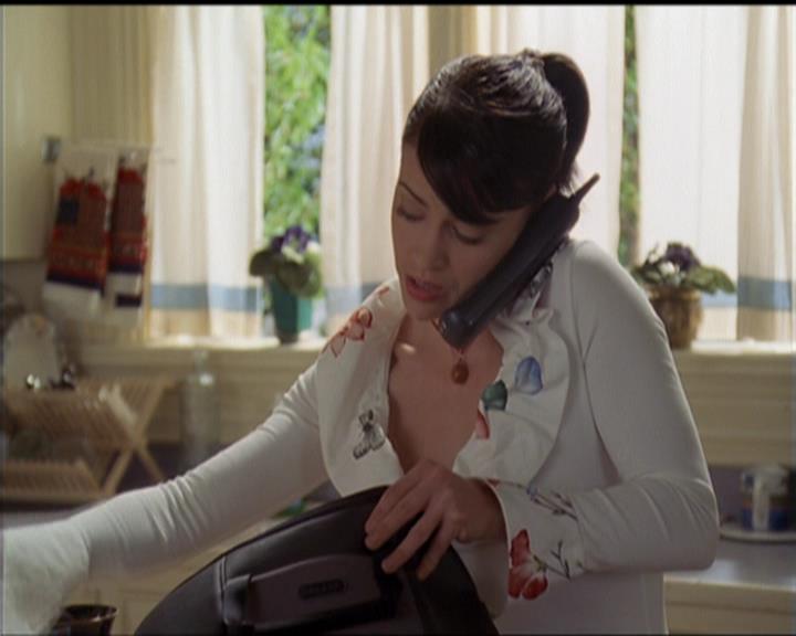 Charmed-Online-dot-511TheImportanceOfBeingPhoebe0027.jpg