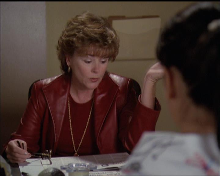Charmed-Online-dot-511TheImportanceOfBeingPhoebe0688.jpg