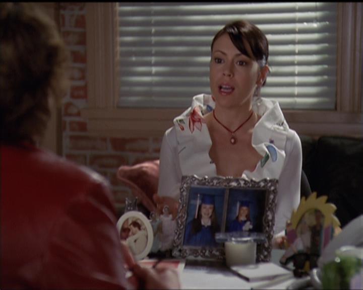 Charmed-Online-dot-511TheImportanceOfBeingPhoebe0692.jpg