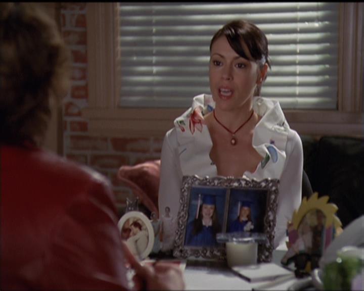 Charmed-Online-dot-511TheImportanceOfBeingPhoebe0693.jpg