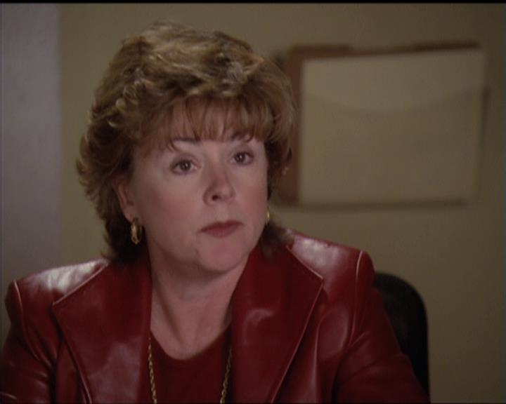 Charmed-Online-dot-511TheImportanceOfBeingPhoebe0696.jpg