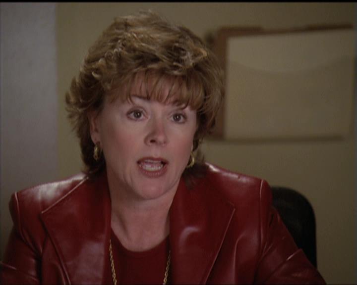 Charmed-Online-dot-511TheImportanceOfBeingPhoebe0741.jpg