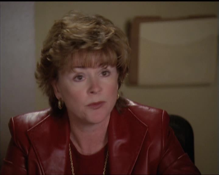 Charmed-Online-dot-511TheImportanceOfBeingPhoebe0744.jpg