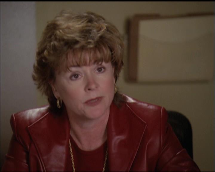 Charmed-Online-dot-511TheImportanceOfBeingPhoebe0746.jpg