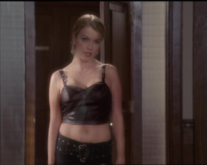 Charmed-Online-dot-511TheImportanceOfBeingPhoebe0935.jpg