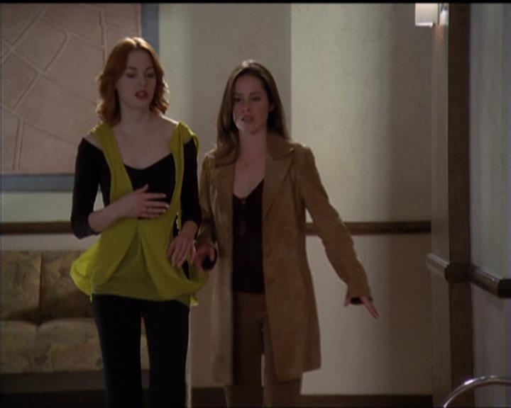 Charmed-Online-dot-511TheImportanceOfBeingPhoebe0970.jpg