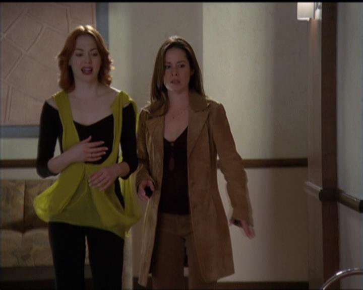 Charmed-Online-dot-511TheImportanceOfBeingPhoebe0971.jpg