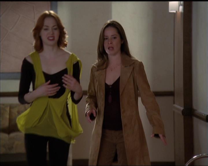Charmed-Online-dot-511TheImportanceOfBeingPhoebe0972.jpg