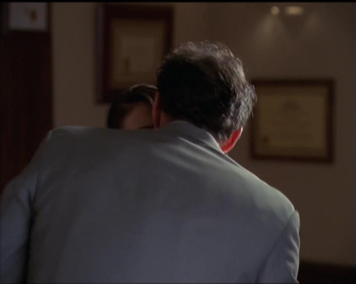 Charmed-Online-dot-511TheImportanceOfBeingPhoebe0990.jpg