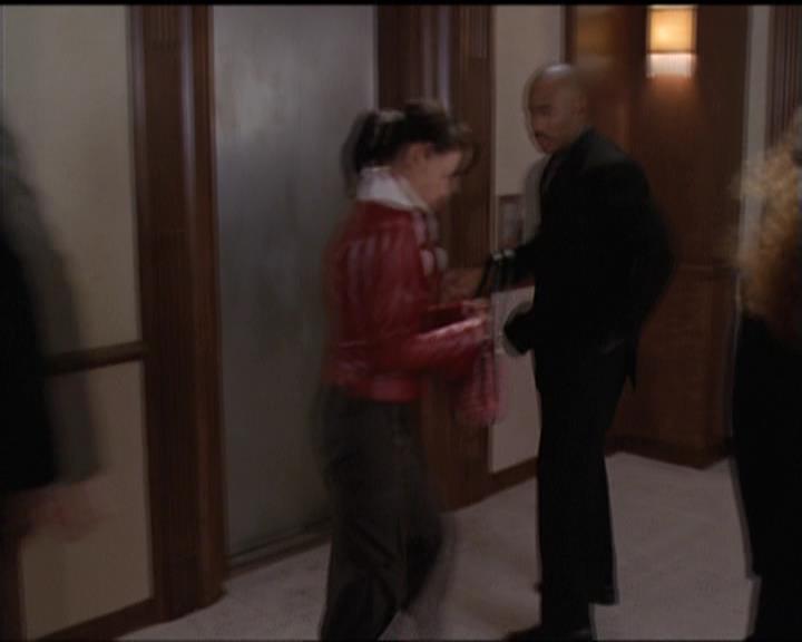 Charmed-Online-dot-511TheImportanceOfBeingPhoebe1032.jpg