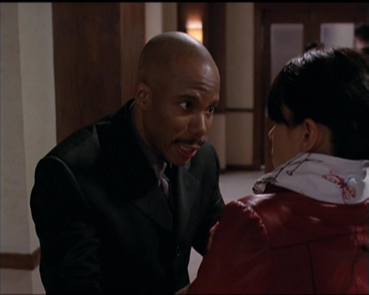 Charmed-Online-dot-511TheImportanceOfBeingPhoebe1038.jpg