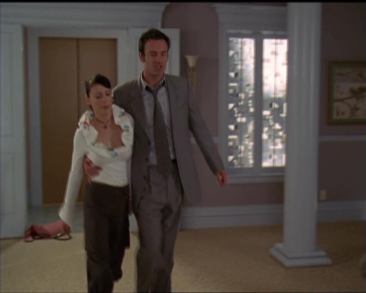 Charmed-Online-dot-511TheImportanceOfBeingPhoebe1221.jpg