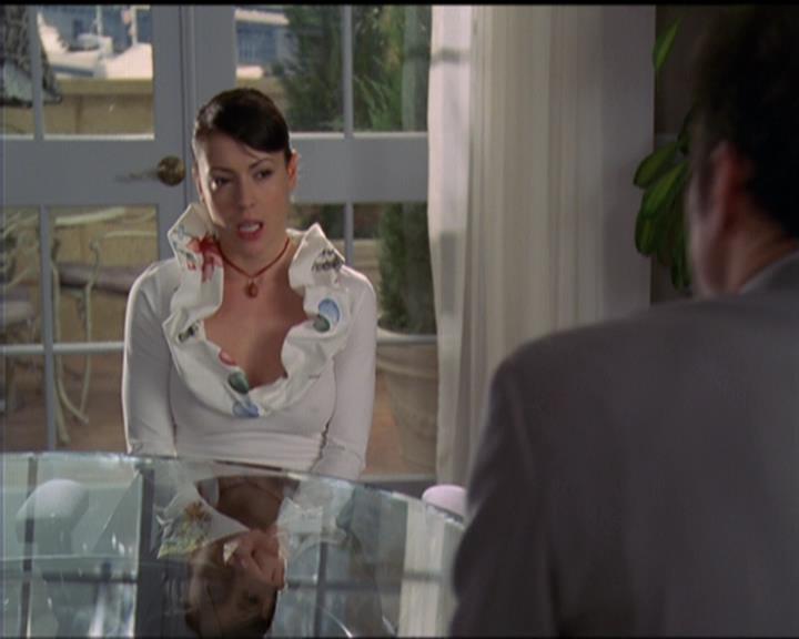 Charmed-Online-dot-511TheImportanceOfBeingPhoebe1229.jpg